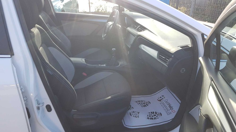 Toyota Avensis 1.8 Benz 147KM Sprowadzona Gwarancja