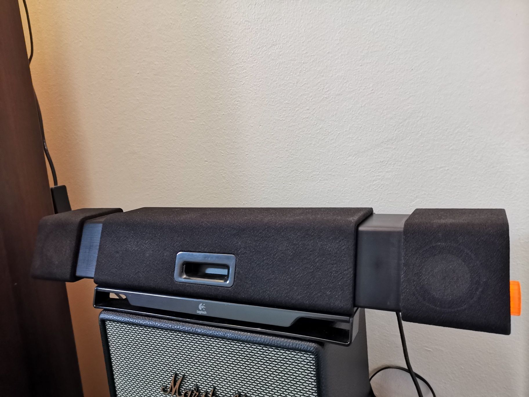 Sistema de Som Logitech para computadores