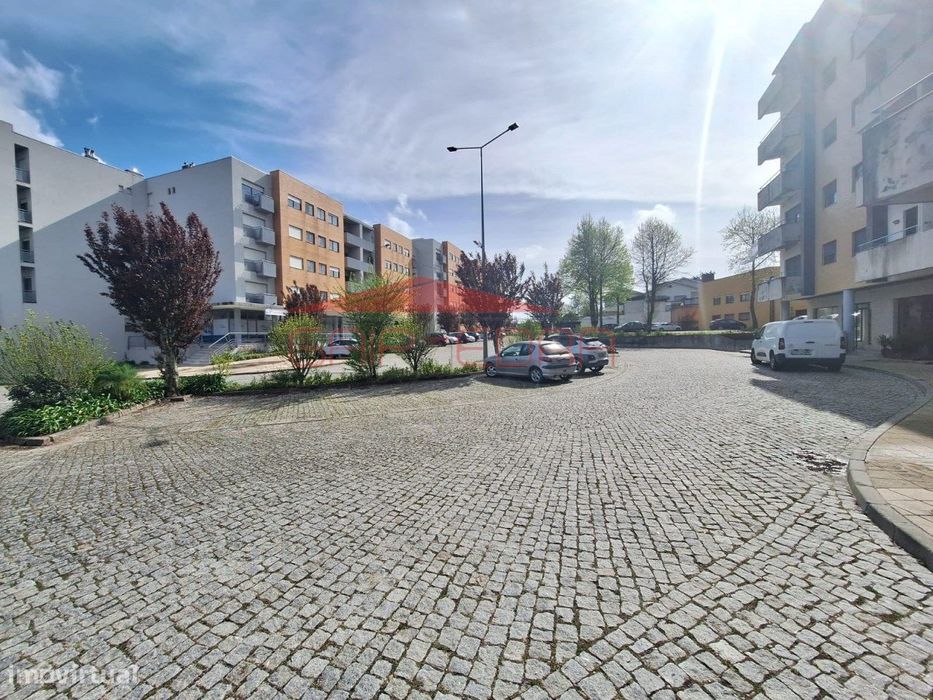 Loja com 185 m2 em Paredes ideal transformar em apartamento