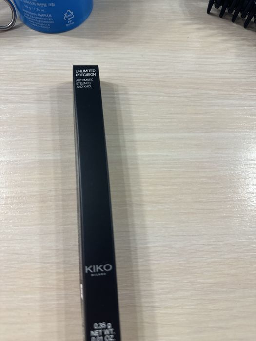 Підводка для очей чорна