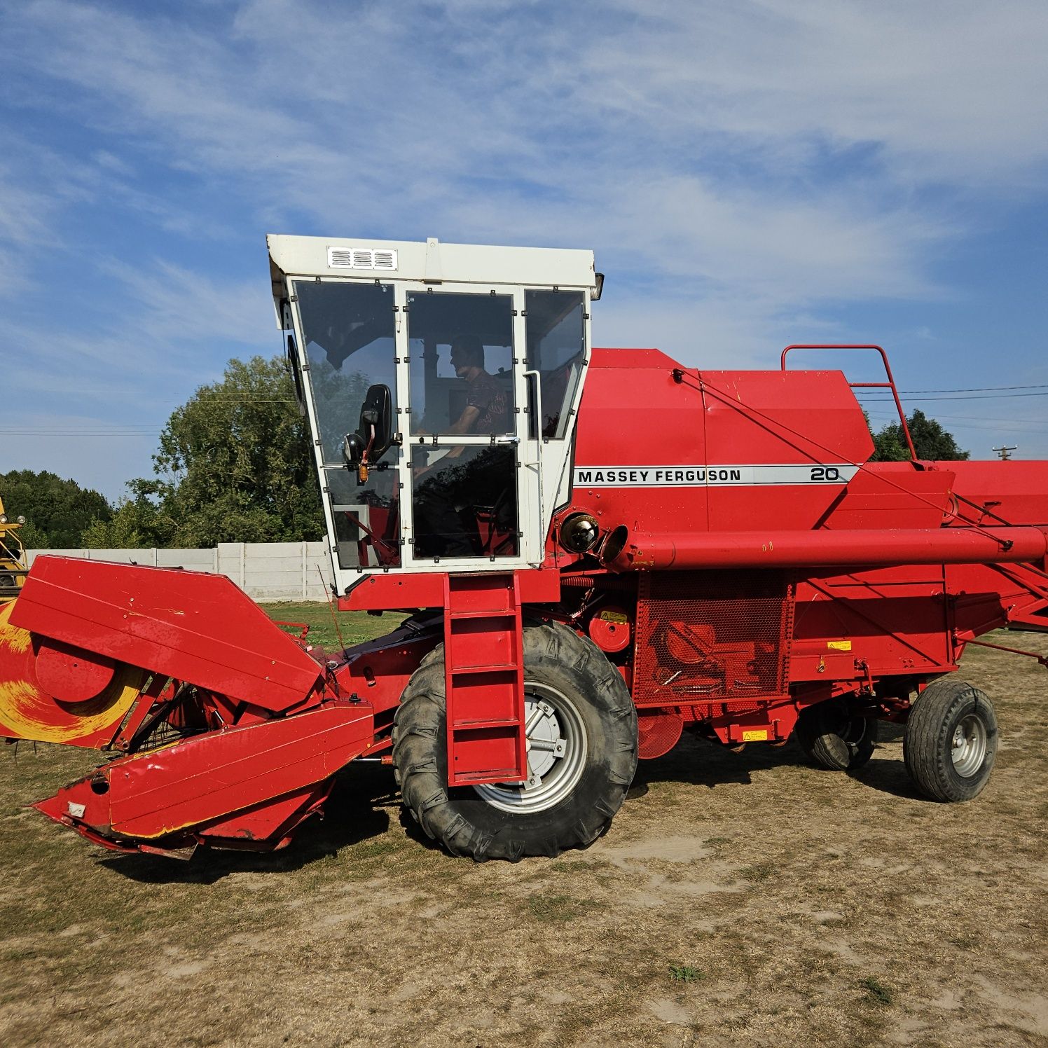 Комбайн Massey ferguson 20 з Фінляндії