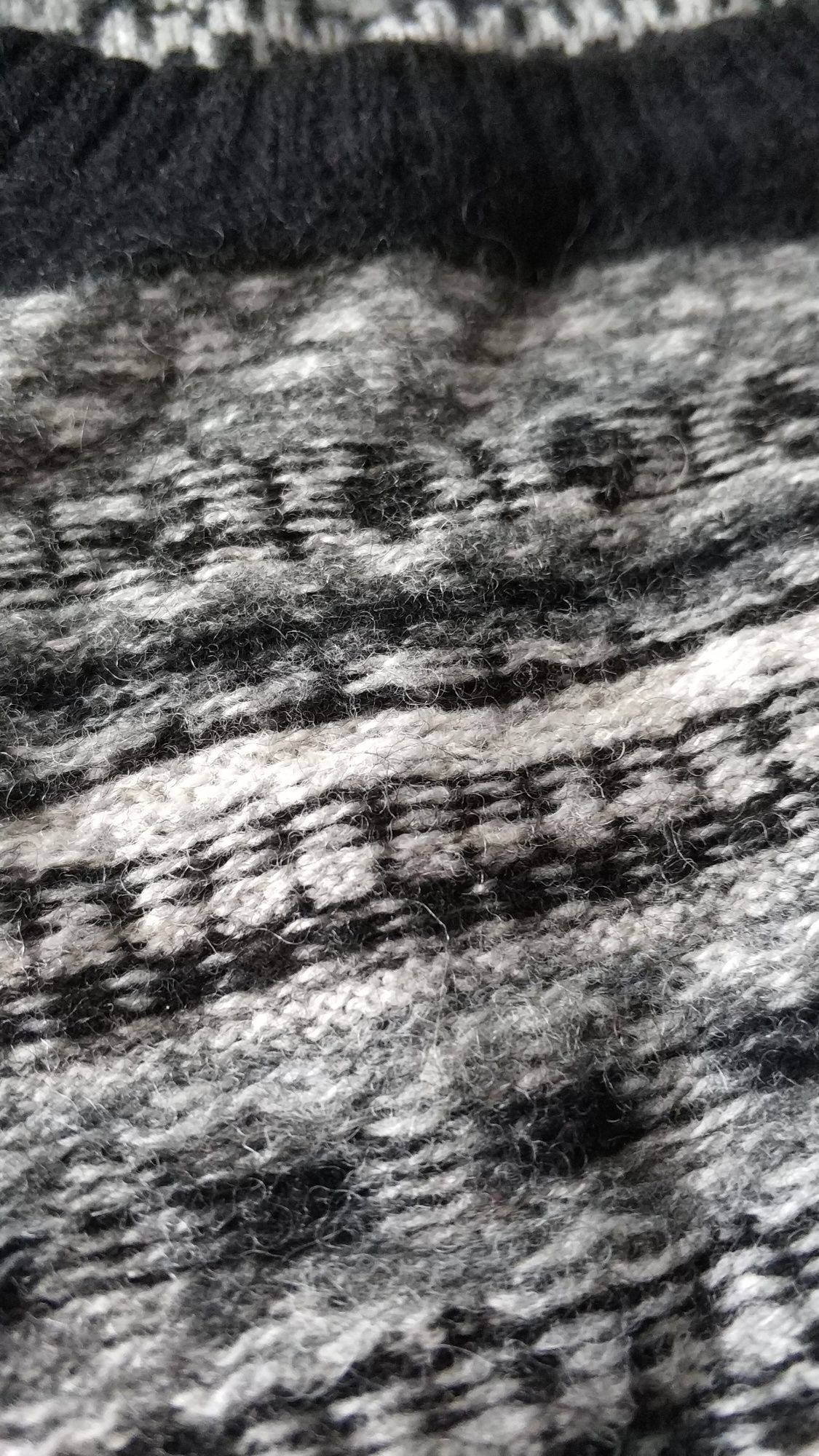 Sweter wełna owcza H&M rozm L stan idealny