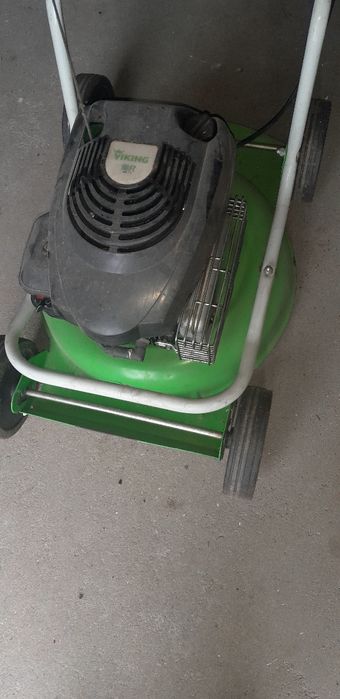 Kosiarka spalinowa z koszem