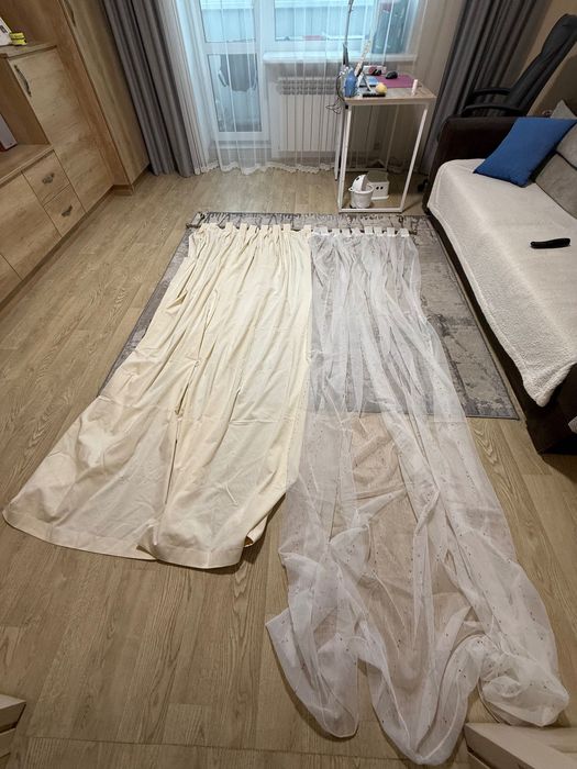 Продам карниз із шторою та тюллю