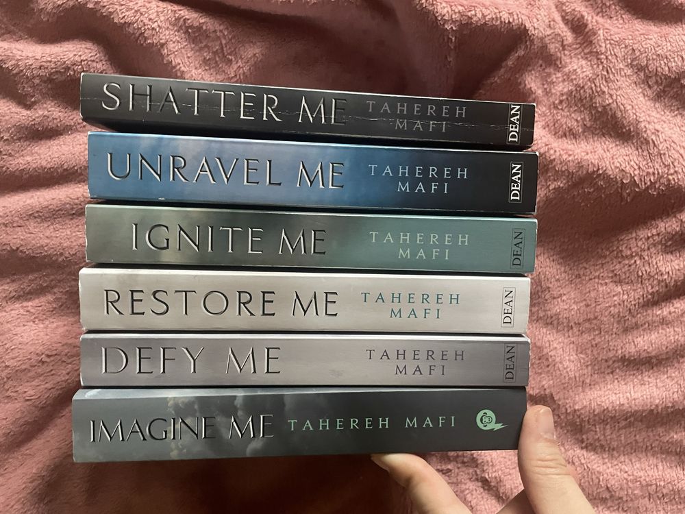 книги «Shatter me» серії