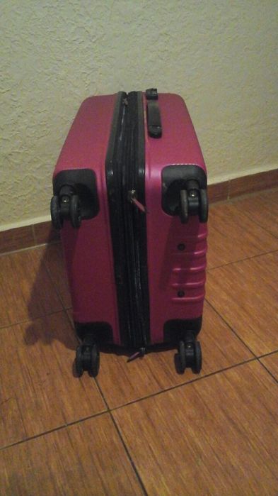 Валіза на колісах чемодан на калесах