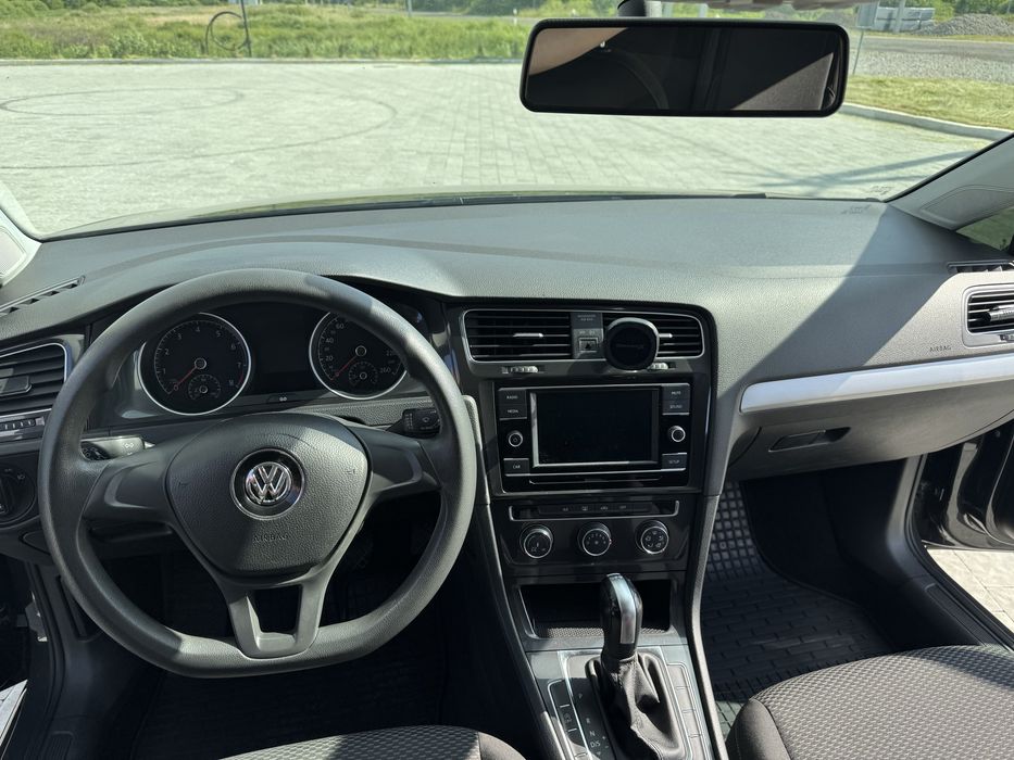 Volkswagen Golf VII
