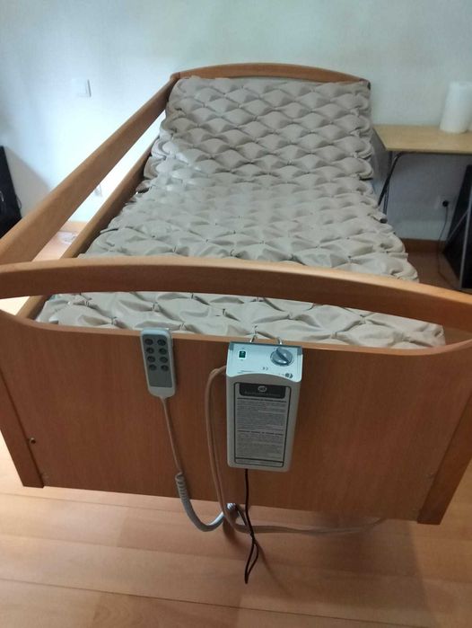Cama articulada elétrica + colchão viscoelástico + colchão antiescaras