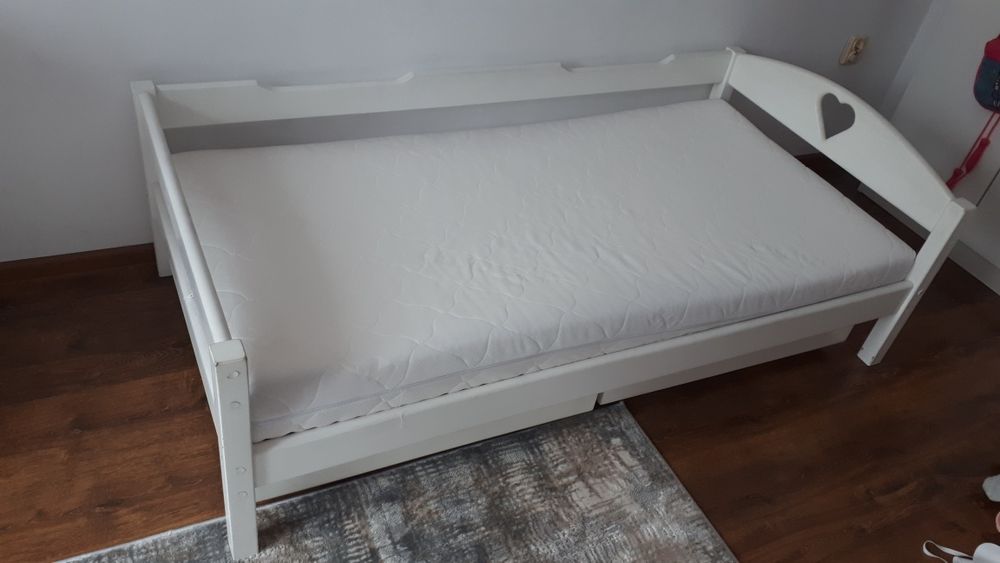 Drewniane łóżko łóżeczko 80×160 materac i barierka stan bdb