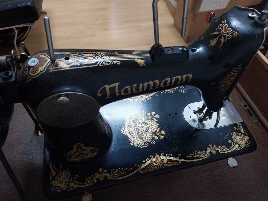 Máquina de costura antiga Naumann