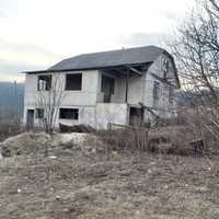 Продається будинок у Городку Хм обл район Мархлівка, ціна договірна.