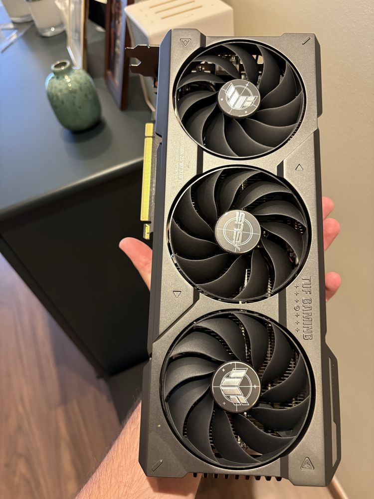 NVIDIA RTX 4070 Ti Super Asus Tuf Gaming 16Gb