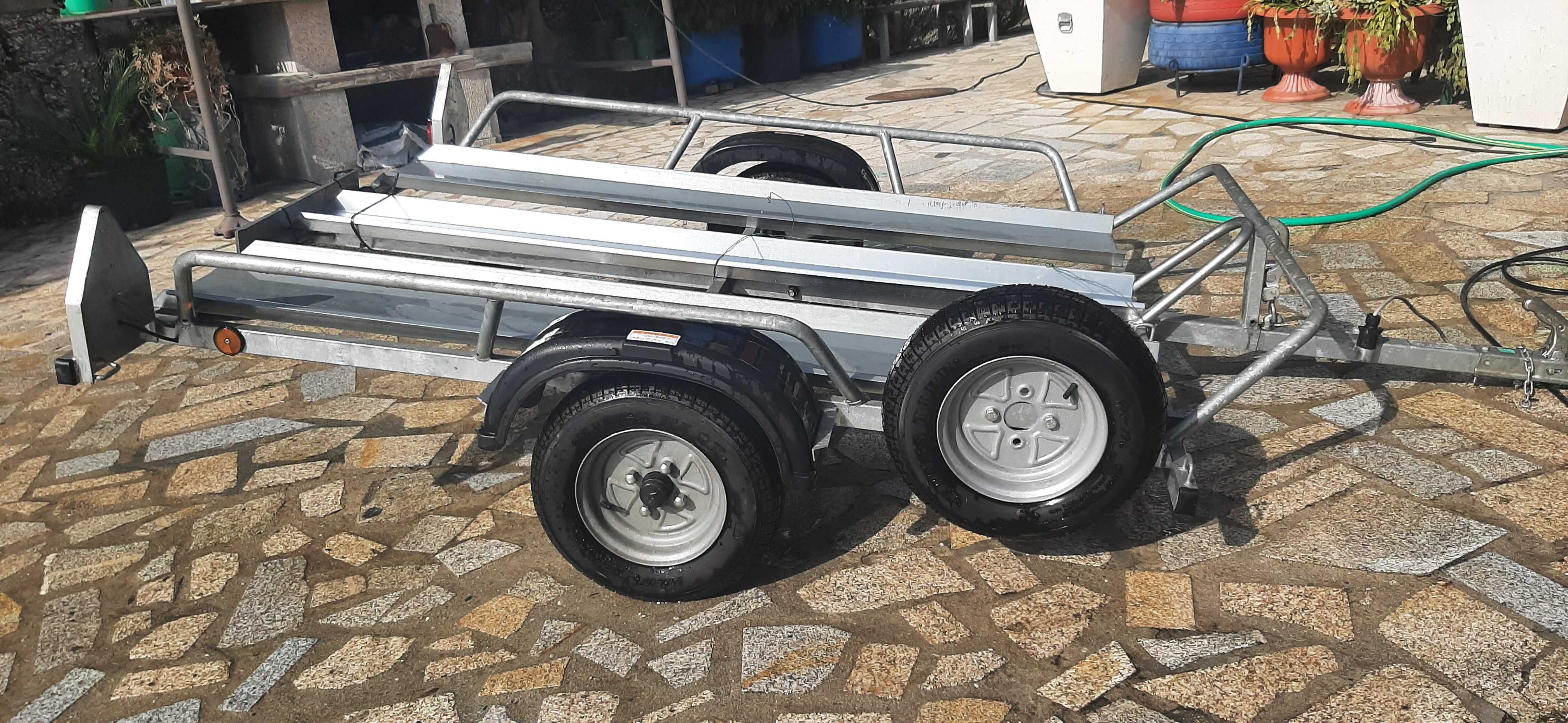 Reboque para transportar Moto 4 ou duas rodas