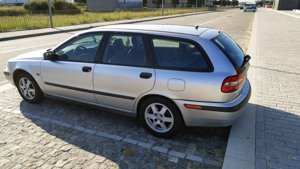 Negociável Volvo V40 gasolina GPL