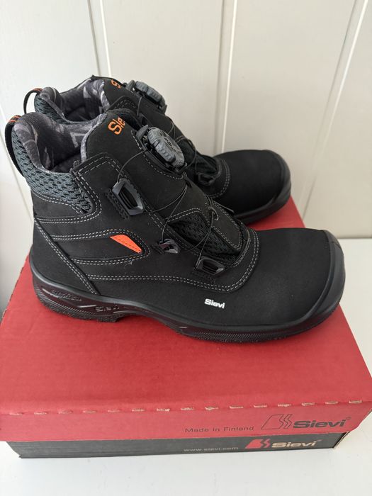 Nowe Buty robocze sievi 43 zapięcie boa