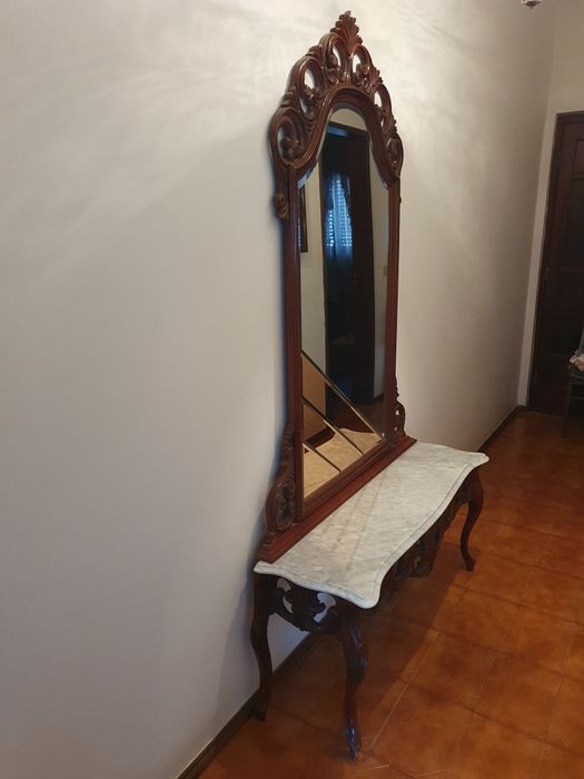 Móvel de corredor antigo