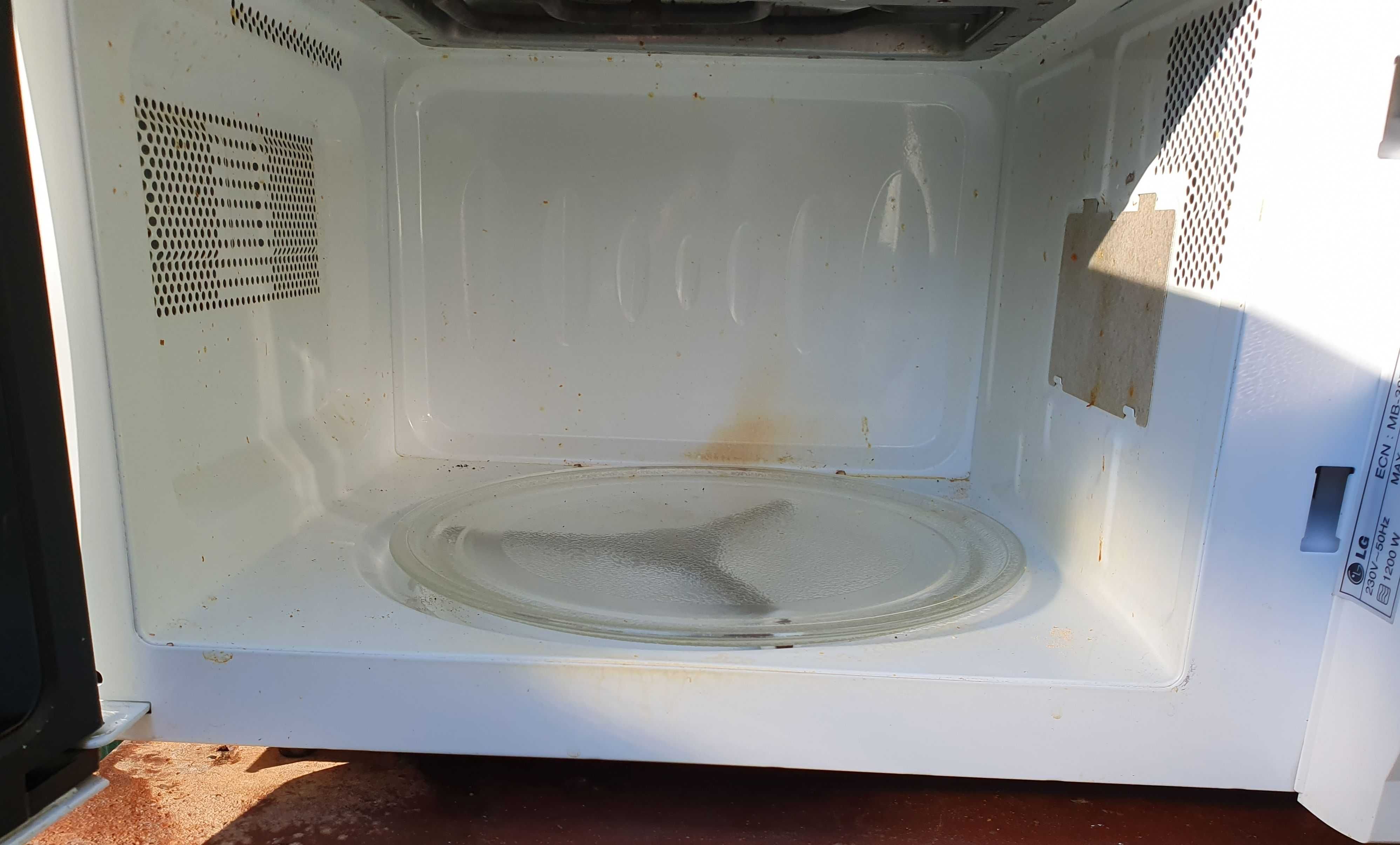 Kuchenka mikrofalowa LG z rożnem