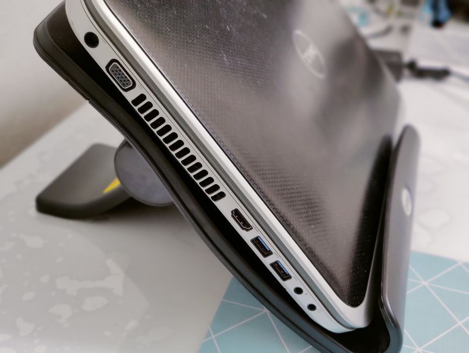 Подставка для ноутбука с вентиляцией и USB хабом DTBG