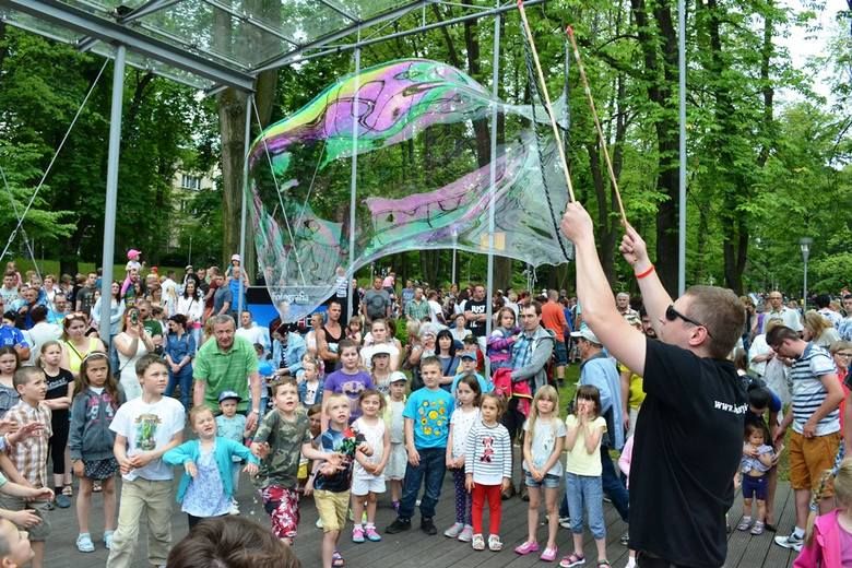 Płyn do gigantycznych baniek mydlanych 10 litrów+kijki , Zabawka