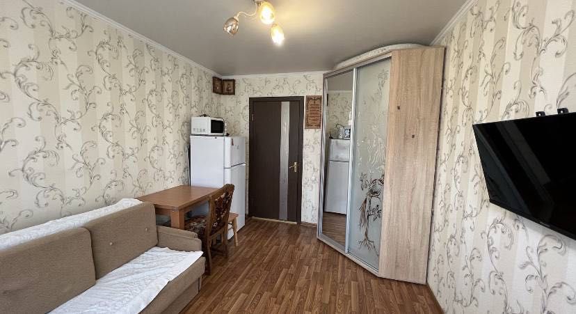 Гостинка - комната,квартира 18м2, Холодная гора,пр. Новобаварский, 109