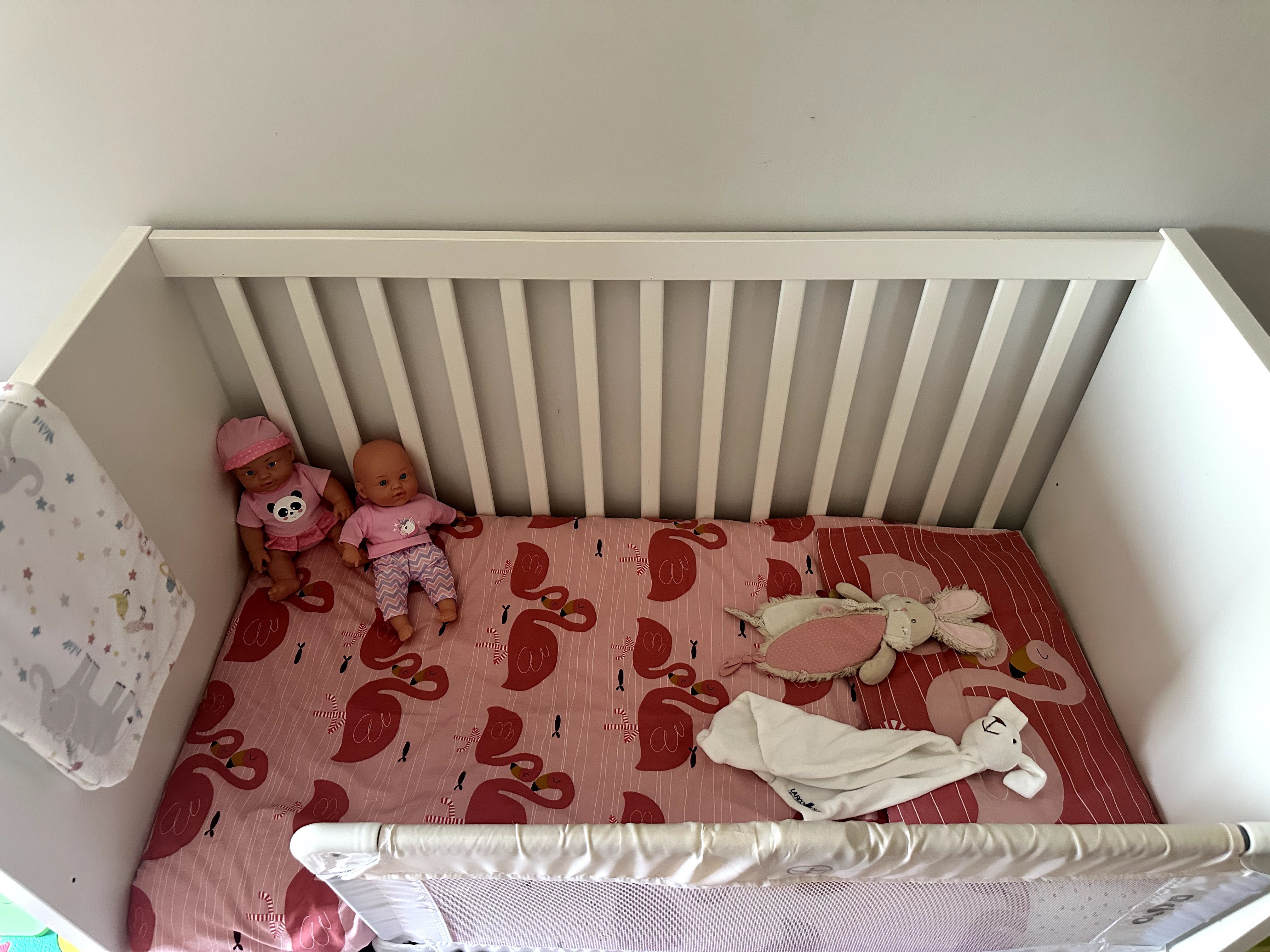 Berço IKEA com arrumação