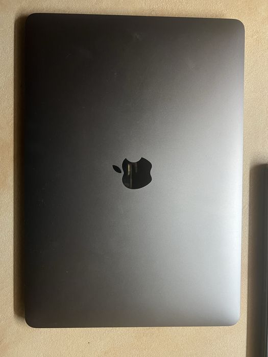 Macbook Air M1. 2020 рік 8GBоперативка  512 GB