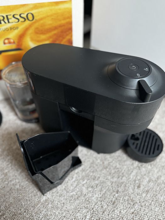 Ekspres kapsułkowy Nespresso Vertuo Pop Czarny + stojak na kapsułki
