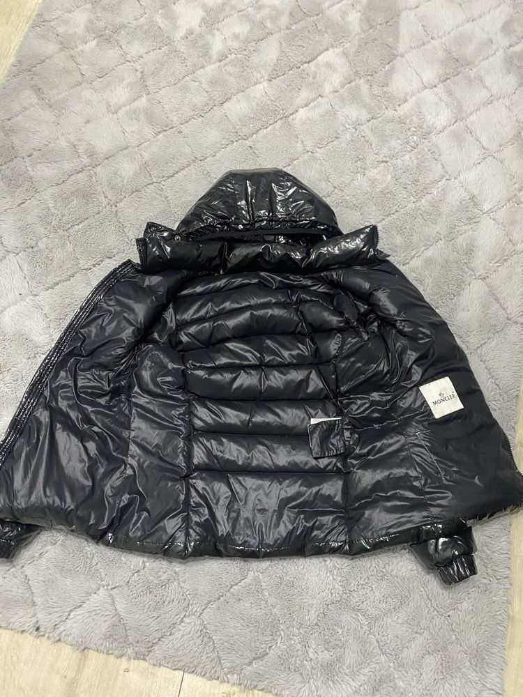 Kurtka moncler xs