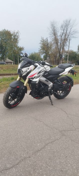Мотоцикл Bajaj Pulsar NS400
