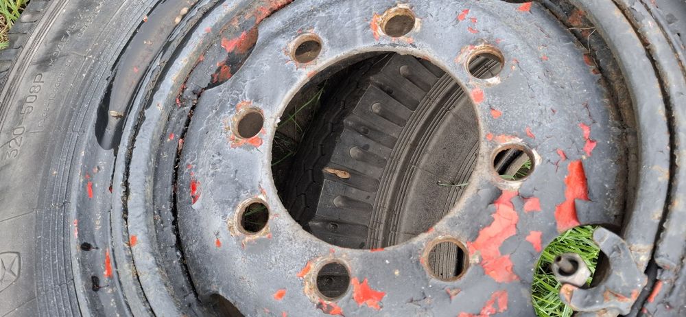 Продам шины 320-508Р