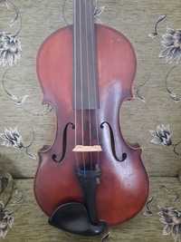 Stare zabytkowe skrzypce 4/4  sygnowane B. Lioets 1919 futerał smyczek