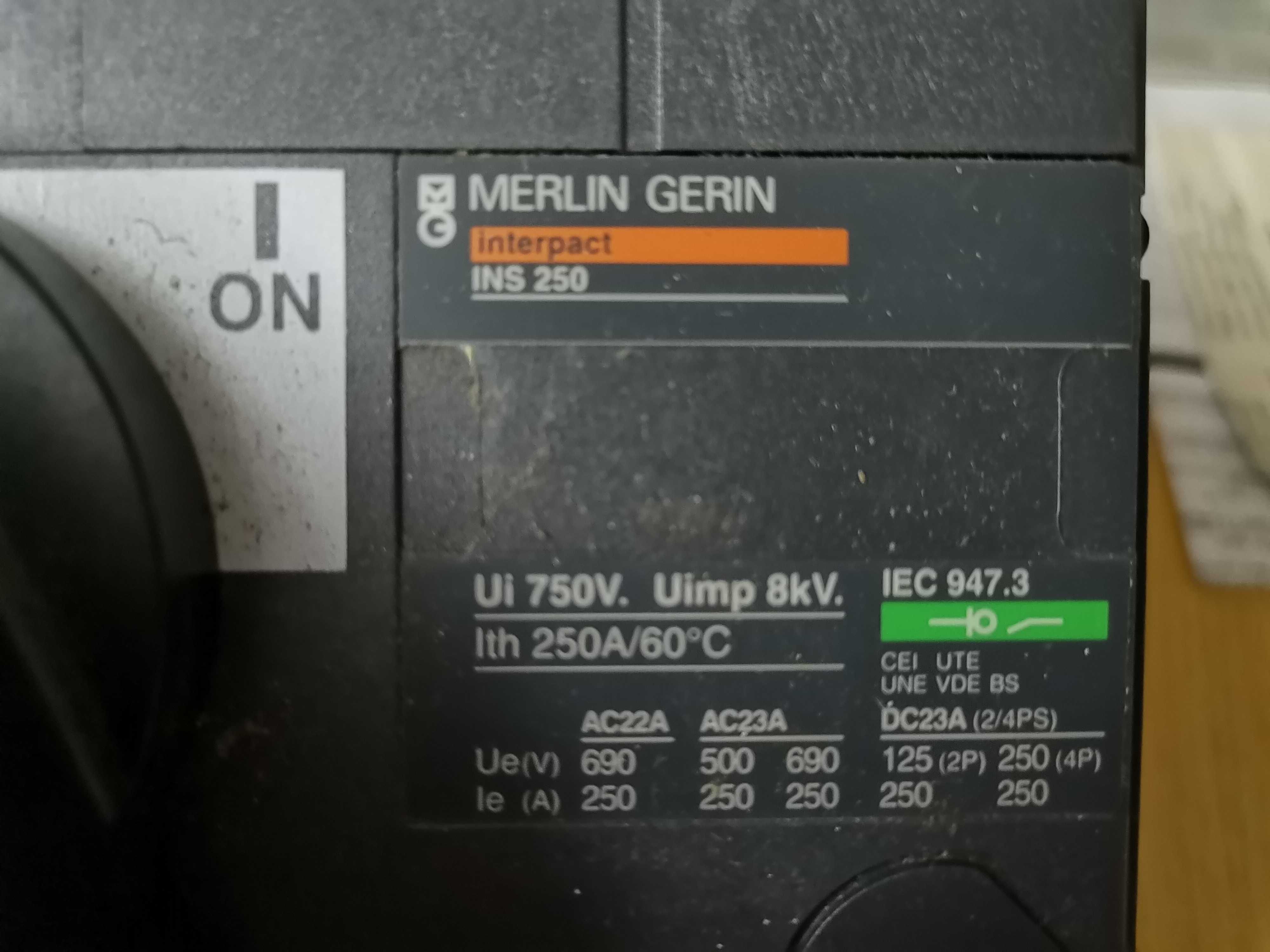 Interruptor Seccionador Interpac INS250 4P Refª 31107 da Merlin Gerin