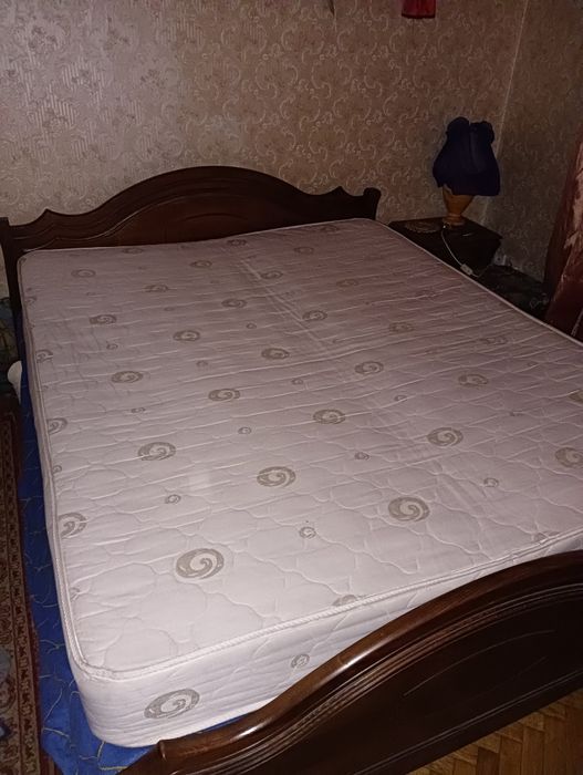 Продам матрас 160 на 200