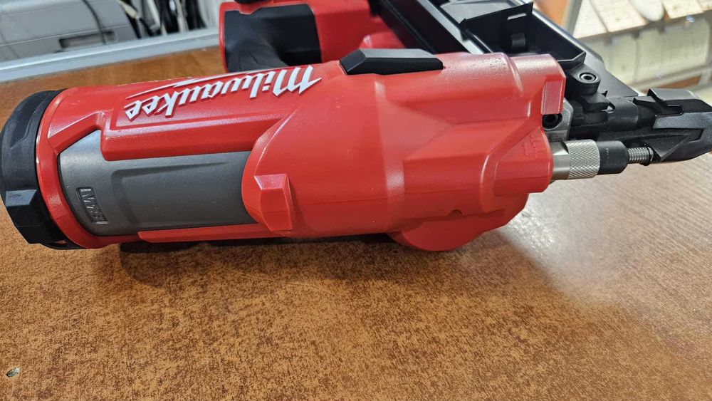 Gwoździarka Milwaukee m18 ffn21-STAN IDEALNY