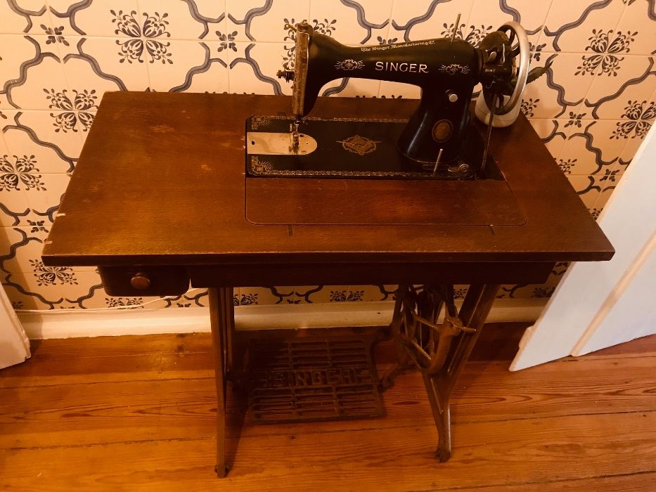 Máquina de Costura SINGER