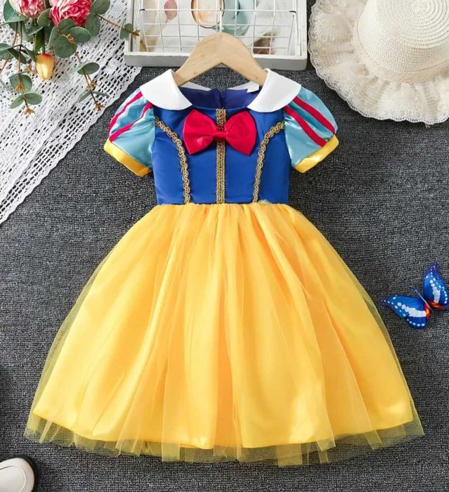 Nowy strój Królewna Śnieżka, r. 110/116 bal przebranie