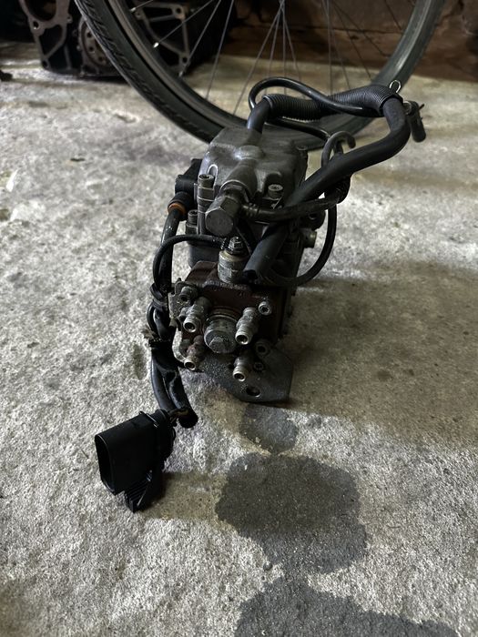 Паливний насос вигокого тиску ТНВД Гольф 4 1.9