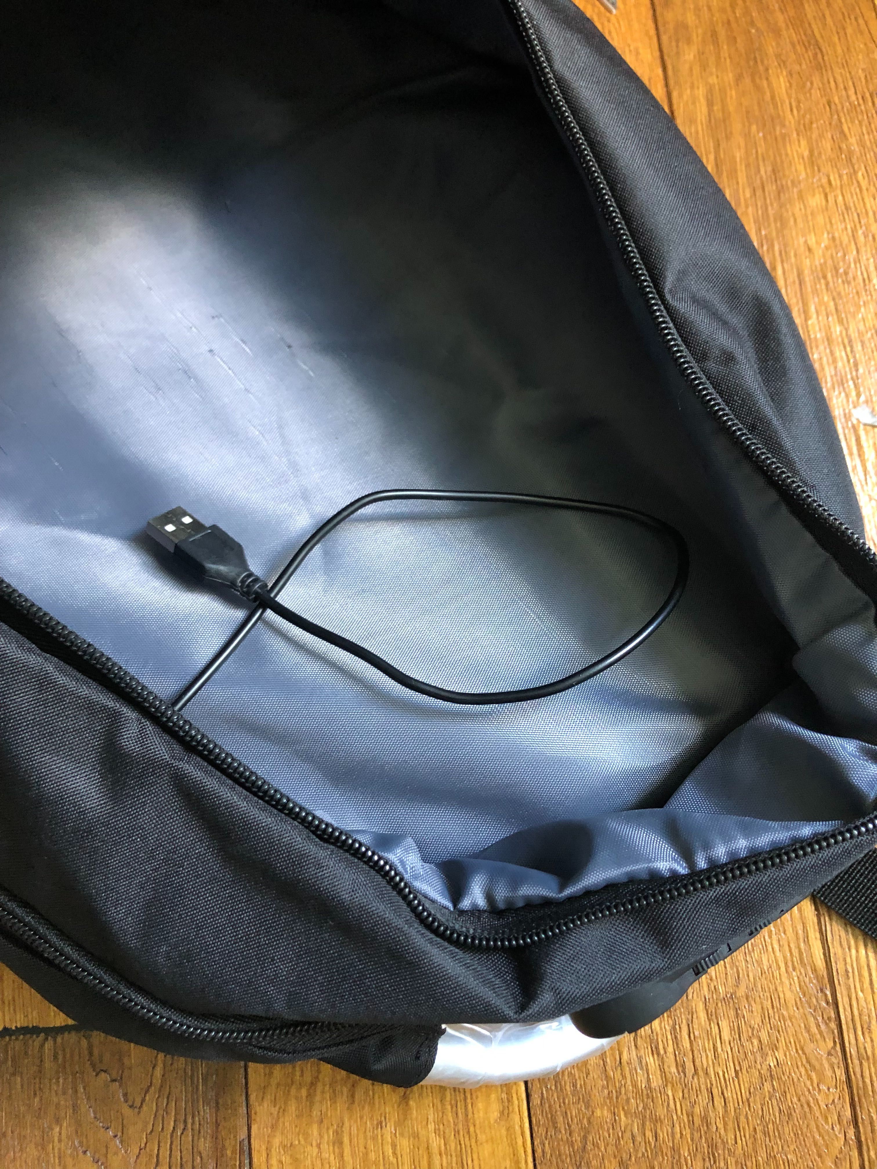 Plecak antykradzieżowy na laptopa z zamkiem szyfrowym i USB