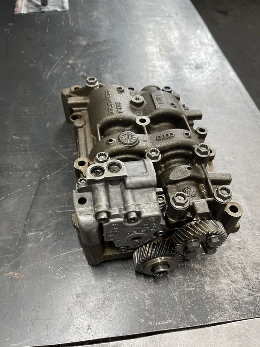 Колінвал 2.0 tdi Audi Q5 A6 A4 VW Crafter  Amarok Tiguan Skoda Superb