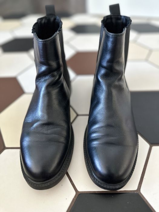 Чорні шкіряні черевики