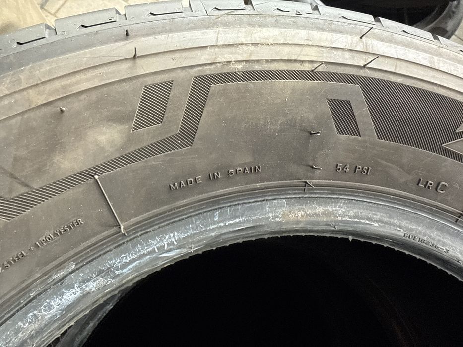 Шини резина 215/65/16с r16c Bridgestone комплект літні