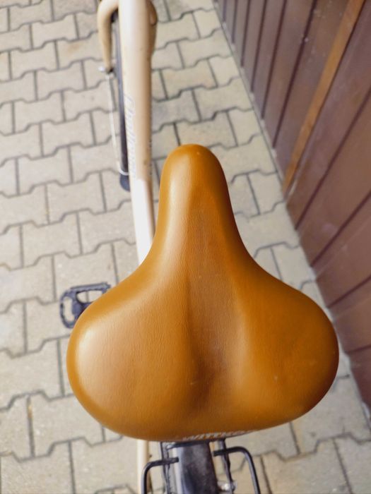 Rower miejski z koszykiem Pilne