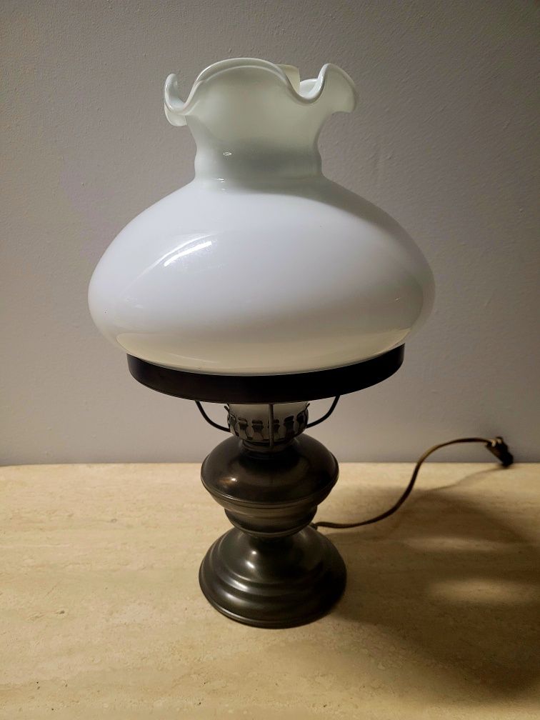 Piękna lampka nocna retro