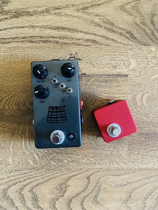 JHS The Kilt + JHS Red Remote