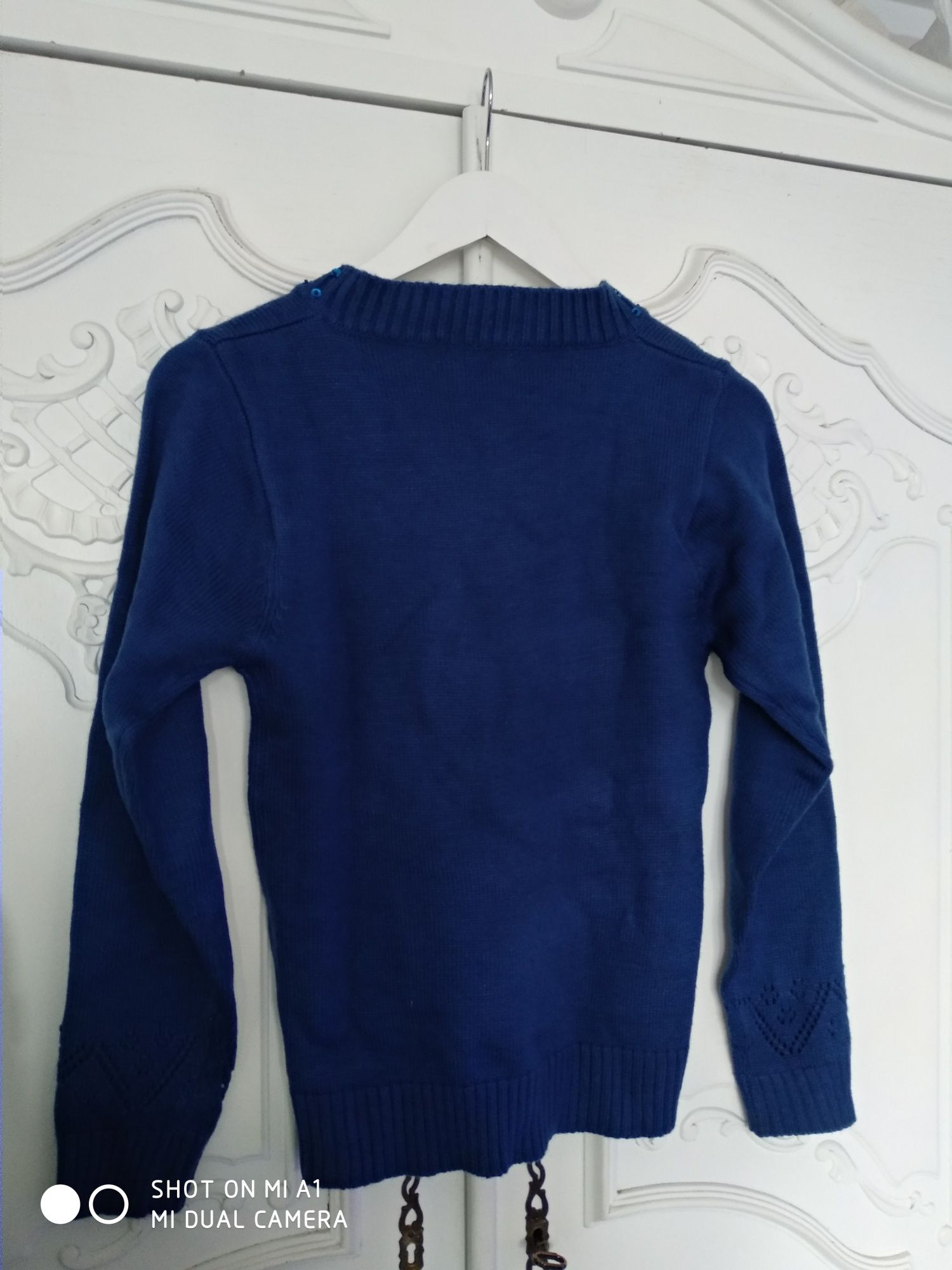 Nowy sweter r M 
Azurkowy. 
Nowy.