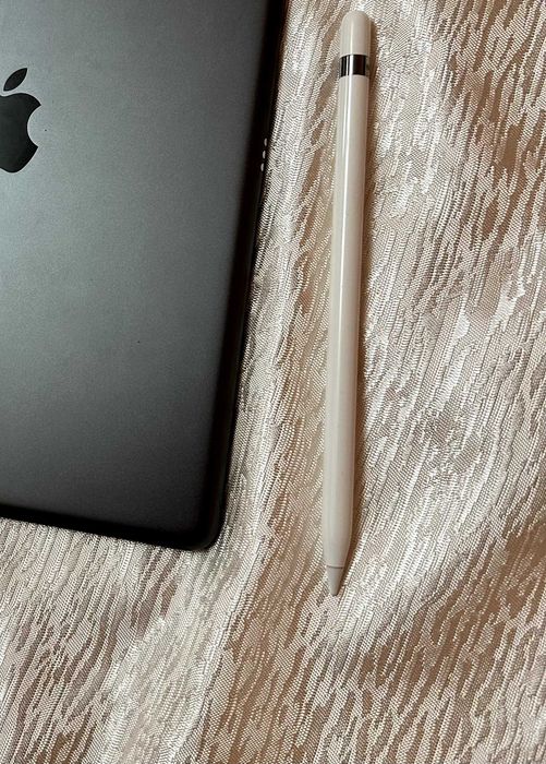 Apple Pencil (1st Gen) + подарунок: запасні накінечники