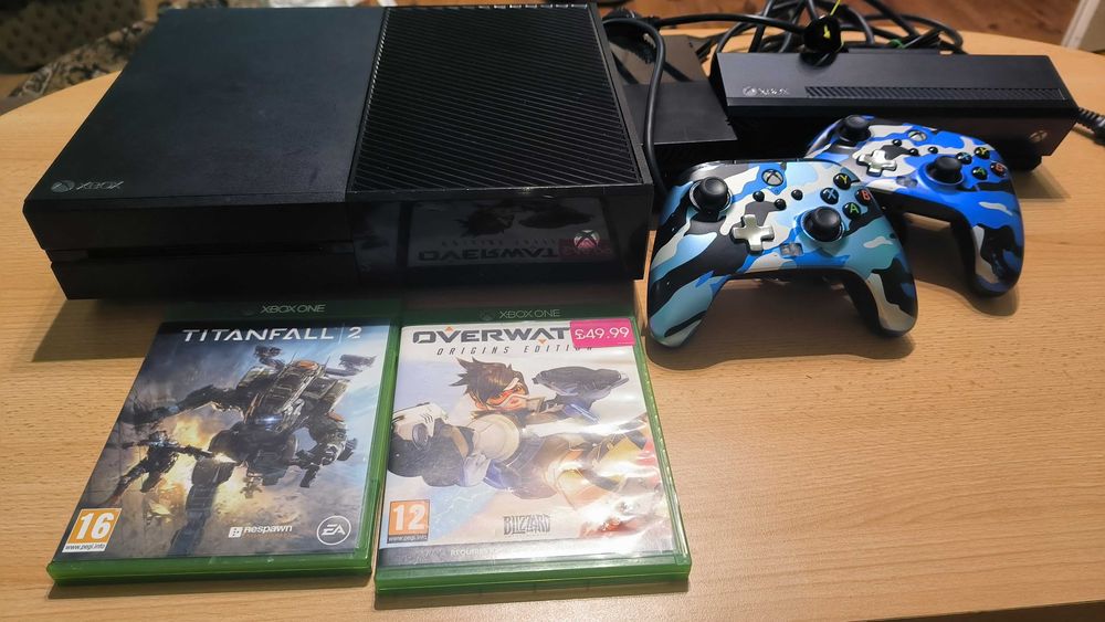 Xbox One + Kinnect, 2 pady, zestaw gier