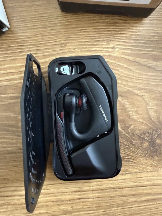 Bluetooth-гарнітура Plantronics і Jabra
