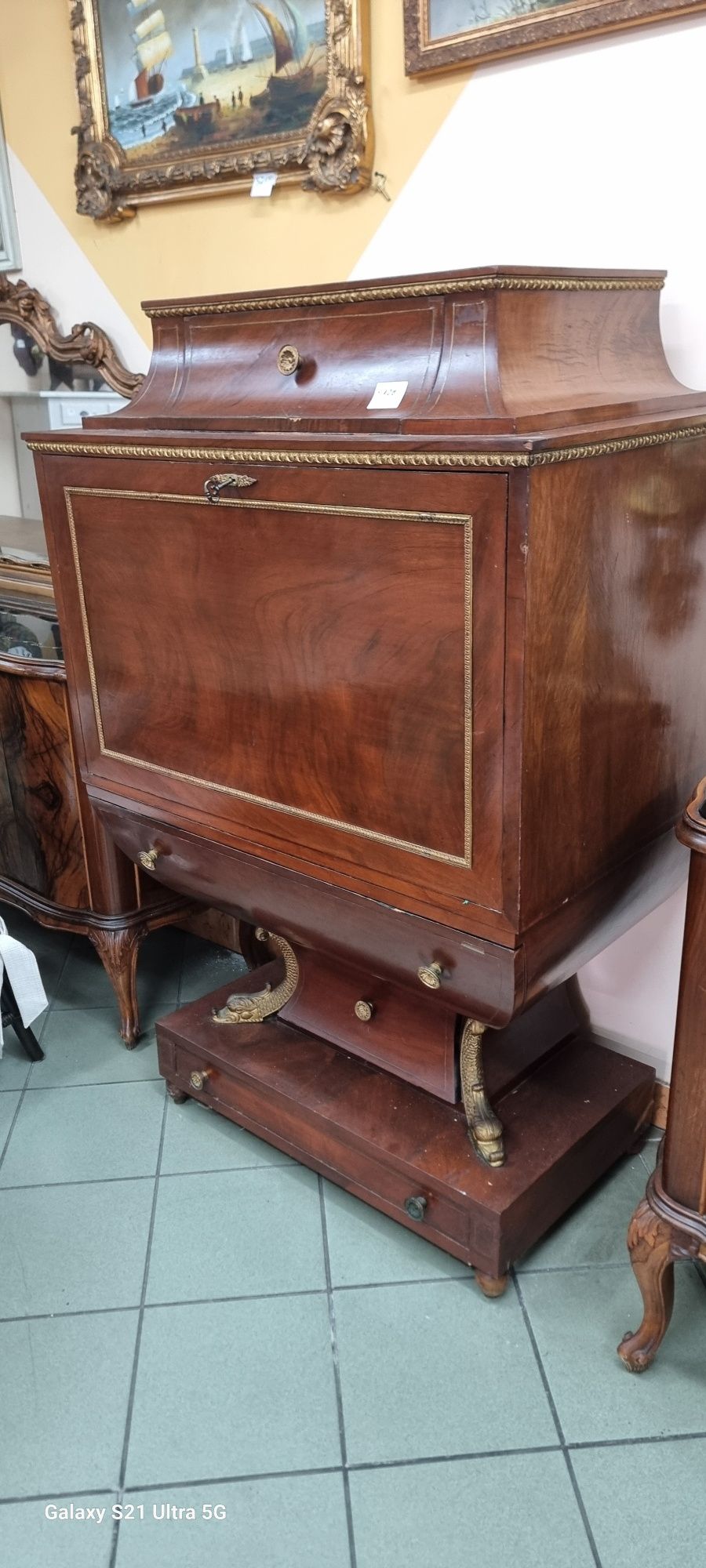 Sekretera Bidermeier