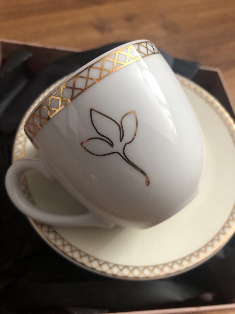 Filiżanka mała espresso biała porcelana ze złoceniem